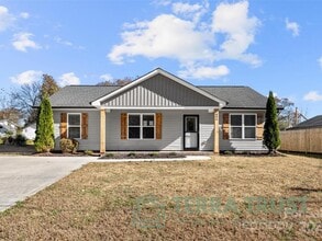 Building Photo - 806 Grace Ave