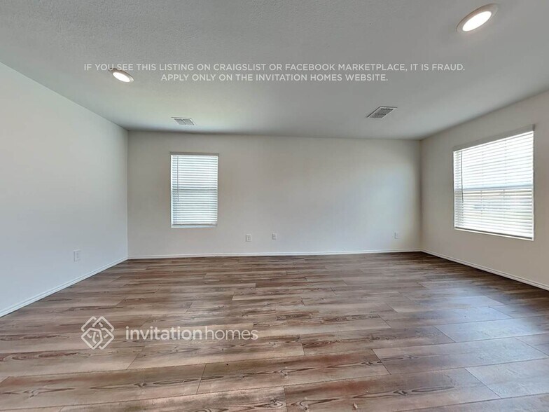 Building Photo - 2925 Greenhorn Ave