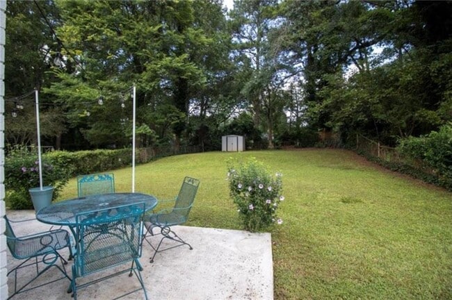 Building Photo - 1329 Plaza Ave SW