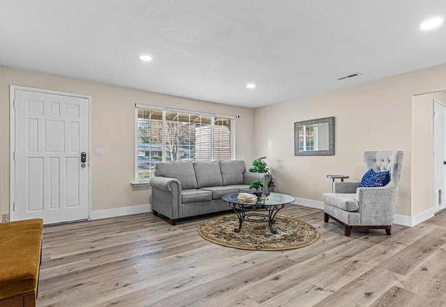 Building Photo - 2725 Randolph St