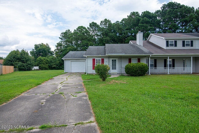 Building Photo - 780 Pinewood Dr