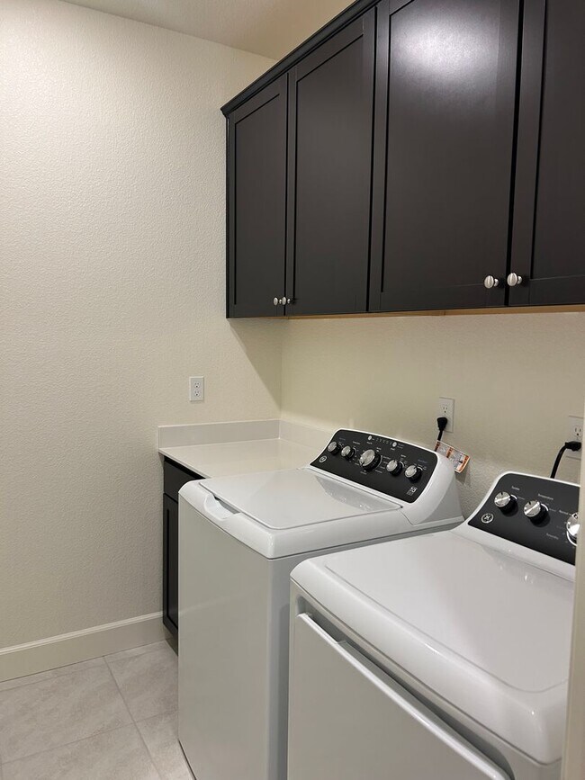 Building Photo - NEW HOME