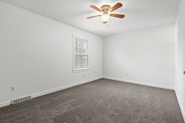 Building Photo - 8 Blocks from Garden City Beach! 2 Bed/1.5 Bath Duplex