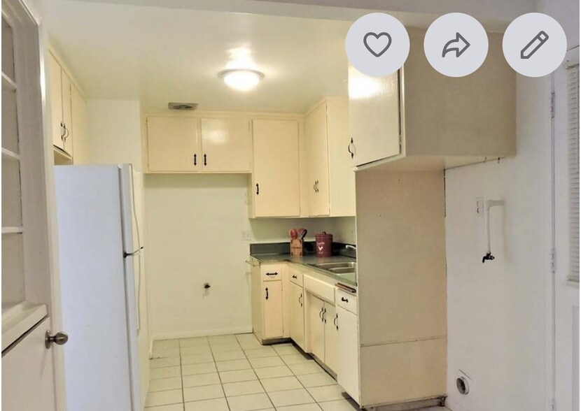 Building Photo - 7451 Colombia Dr