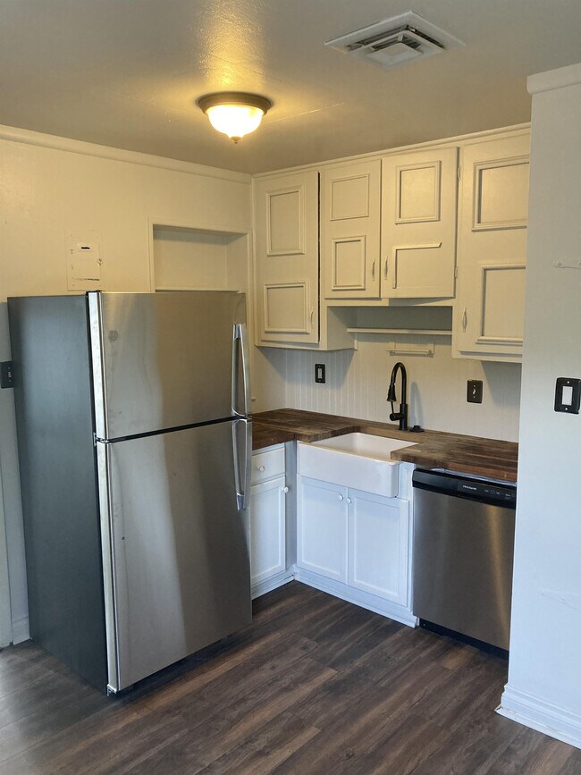 Building Photo - 2555 S Linley Ct