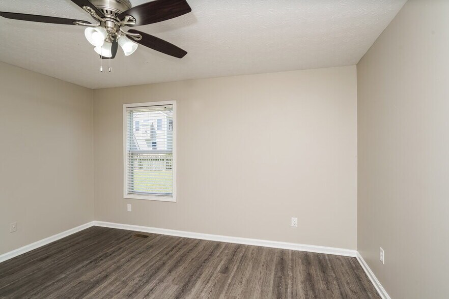 Building Photo - 5215 Oldshire Rd