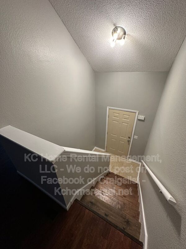 Building Photo - 5656 N Anita Ave