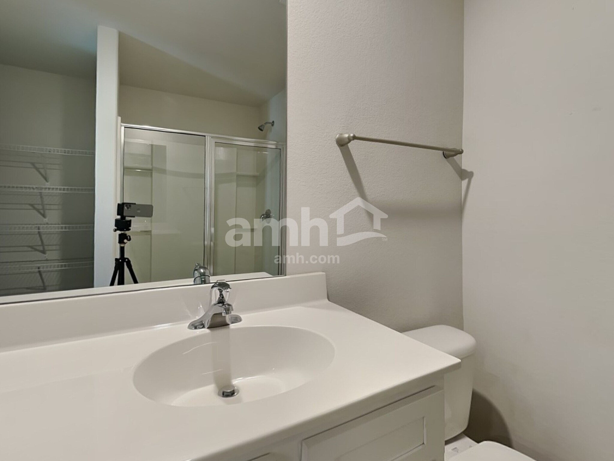 Building Photo - 3026 Wingadee Dr