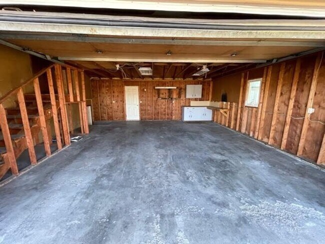 Building Photo - Lease Takeover! 3 Bedroom/2 Bathroom Home ...