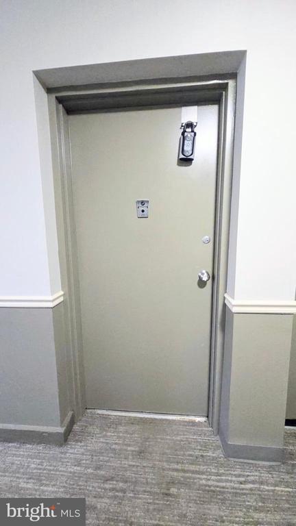 Building Photo - 10636 Montrose Ave