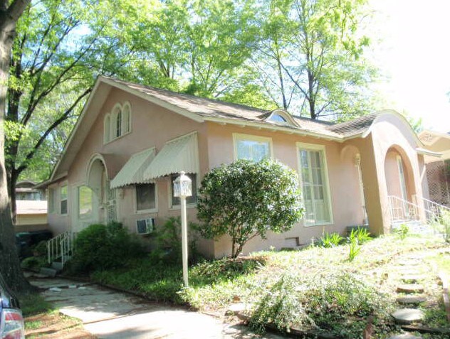 Primary Photo - 682 N Barksdale St