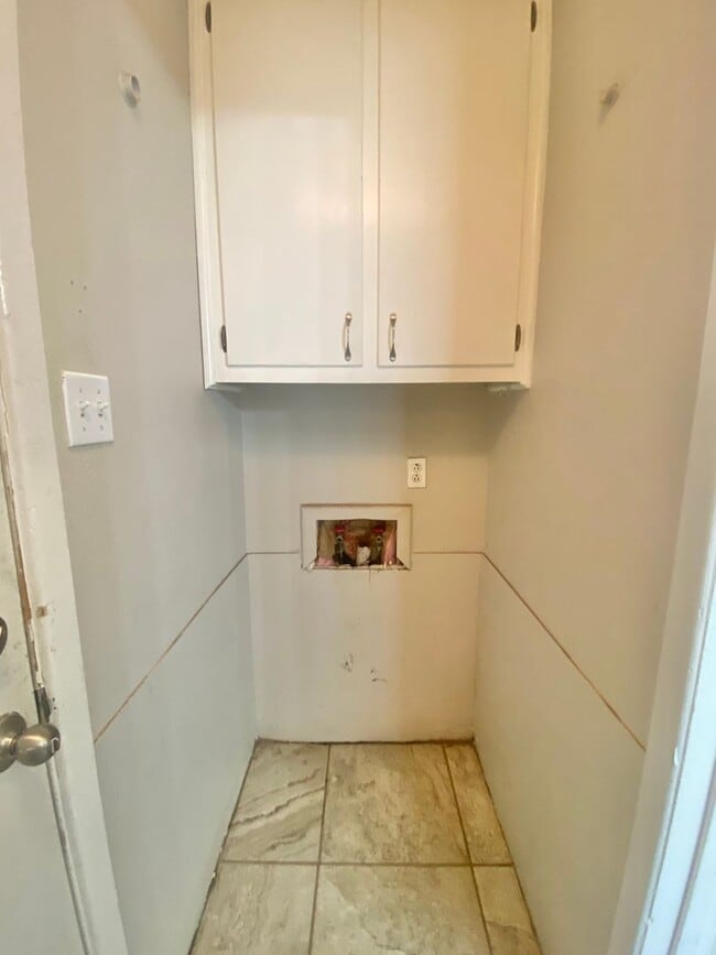 Building Photo - Great 3 bed 2 bath near West Loop 289 and ...