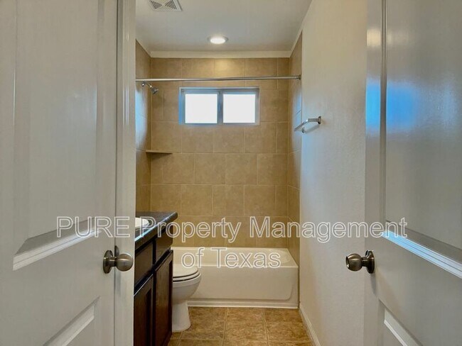 Building Photo - 417 Cinnamon Teal Ln