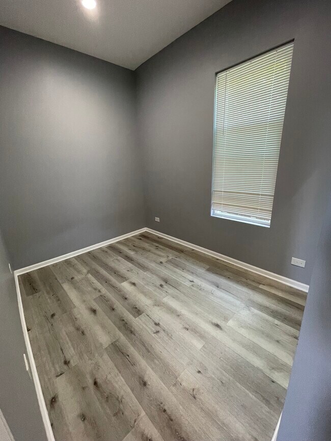 Building Photo - 3130 W Arthington St