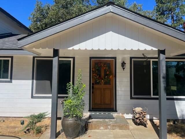 Building Photo - 5979 Meadow Ln