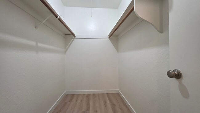 Building Photo - 1507 Brookvale Dr