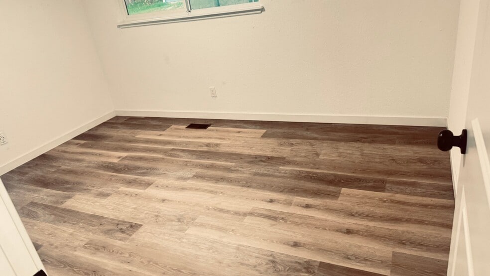 Building Photo - 12706 94th Ave E