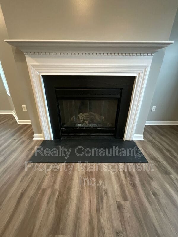 Building Photo - 812 Brittany Way