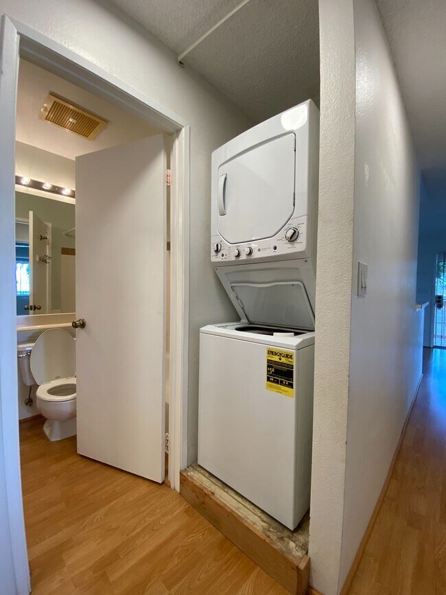 Building Photo - For Rent - [Hoomaka Village] 94-870 Lumiauau St. #K205