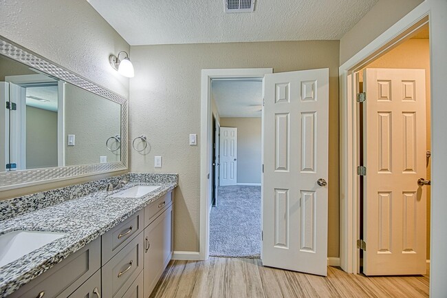Building Photo - 3526 Brook Shadow Dr