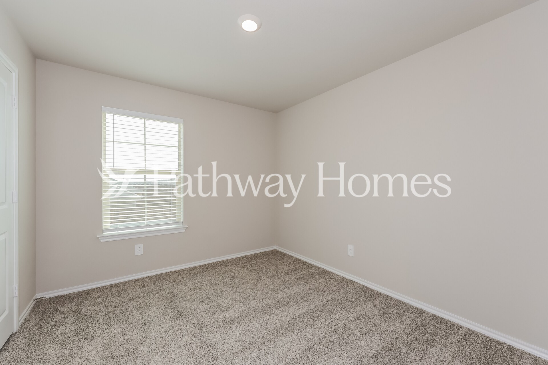 Building Photo - 908 Birch Dr