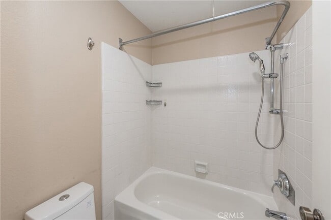 Building Photo - 6 Elderberry