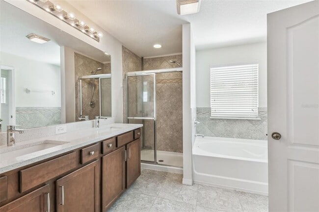 Building Photo - 12320 Fairlawn Dr