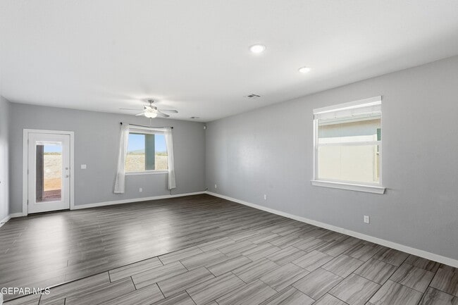 Building Photo - 3917 Desert Bluff Dr