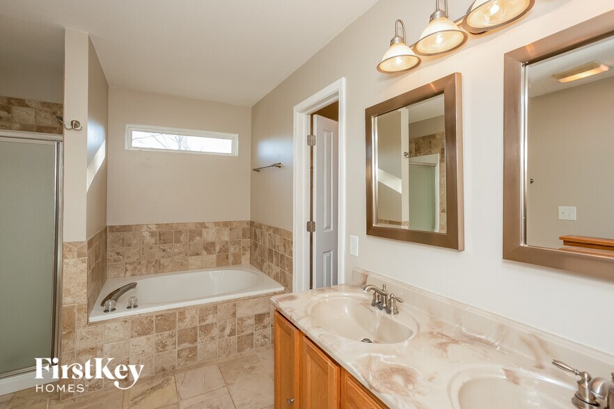 Building Photo - 896 Preakness Dr