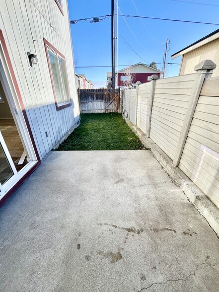 Building Photo - 20089 Beth Ave