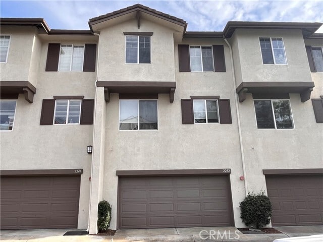 Building Photo - 2252 Schlaepfer Dr