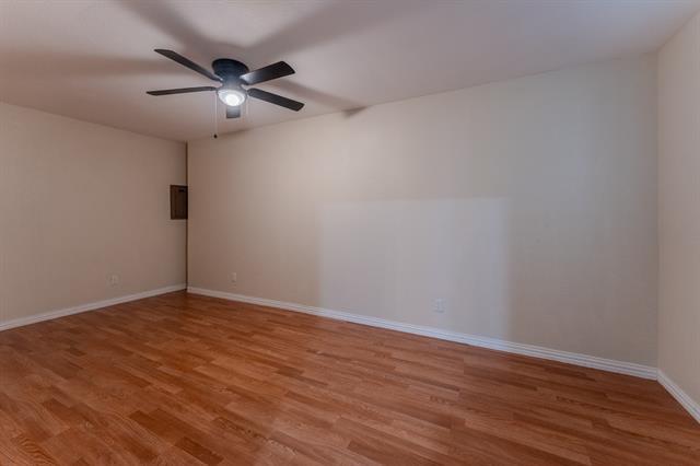 Building Photo - 922 Shady Creek Ln