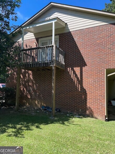 Building Photo - 5980 Sherwood Pl