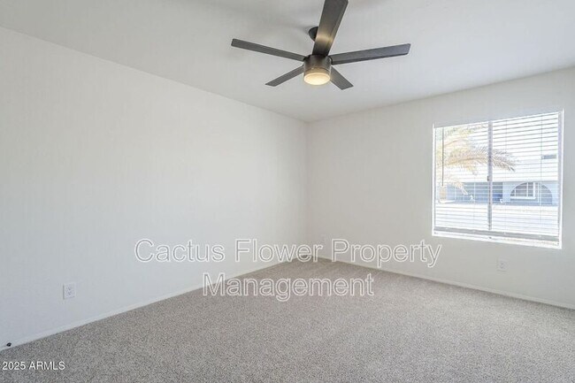 Building Photo - 1708 W Estrella Dr