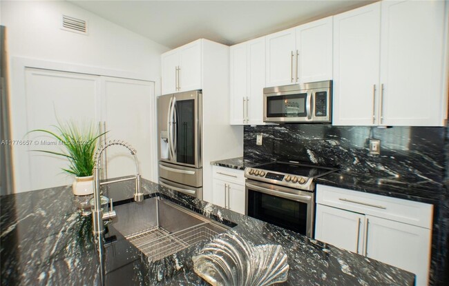 Building Photo - 17772 SW 146th Ct