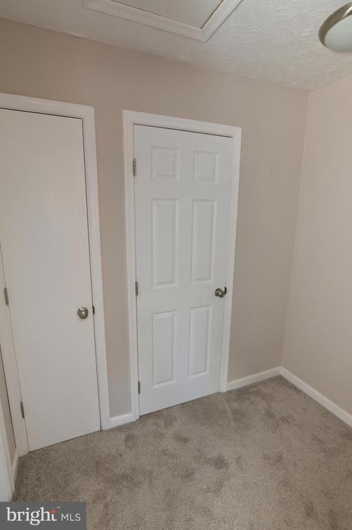 Building Photo - 311 Willowbrook Ct