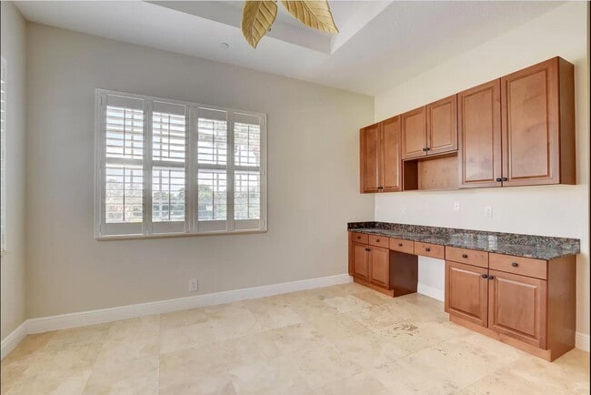 Building Photo - 545 NE 69th Cir