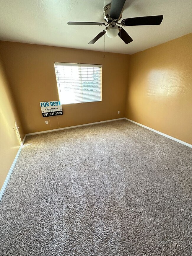 Building Photo - Charming 4-Bedroom, 3-Bathroom Home in Silver Creek