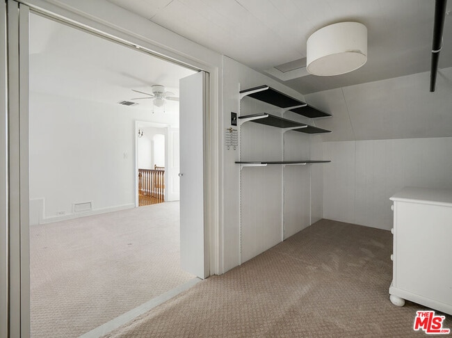 Building Photo - 13161 Addison St