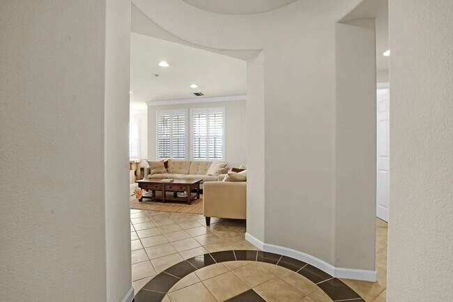 Building Photo - Wonderful Dublin Condo