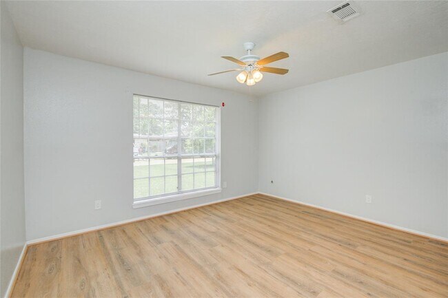 Building Photo - 23415 Verngate Dr
