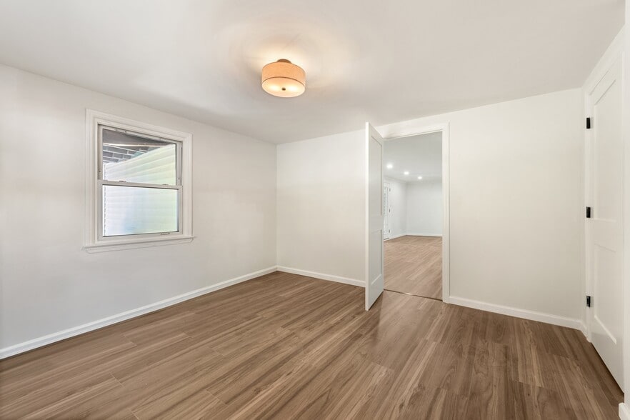 Building Photo - 48 Meyer Pl