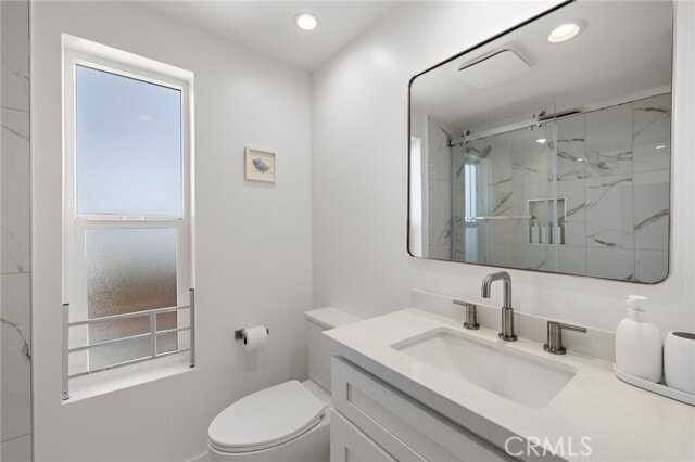 Building Photo - 1045 Gaviota Dr