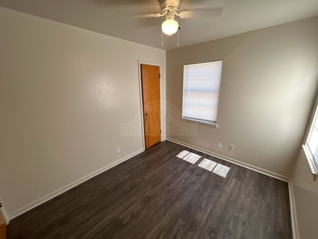 Building Photo - 1315 Zephyr Rd