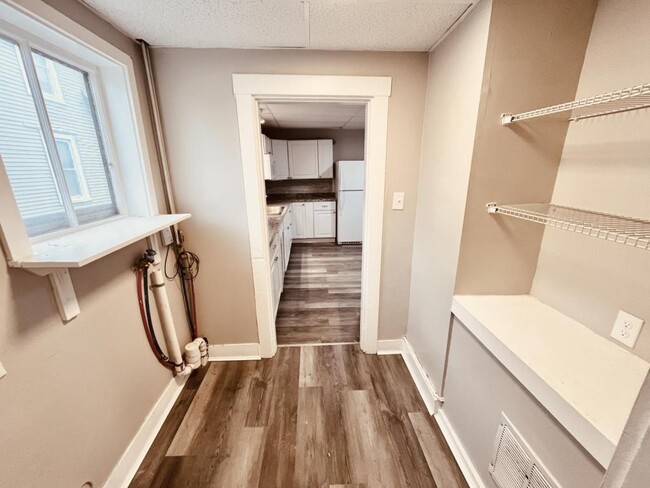 Building Photo - 6 Grove St