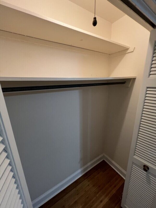 Building Photo - Charming 3-Bed + Office/Flex in Establishe...