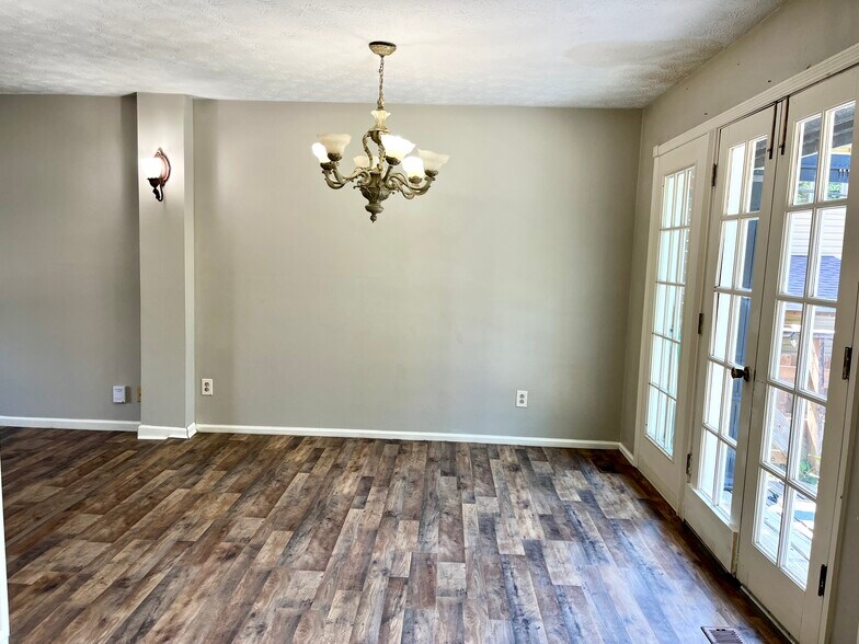 Building Photo - 3313 Tisdale Dr