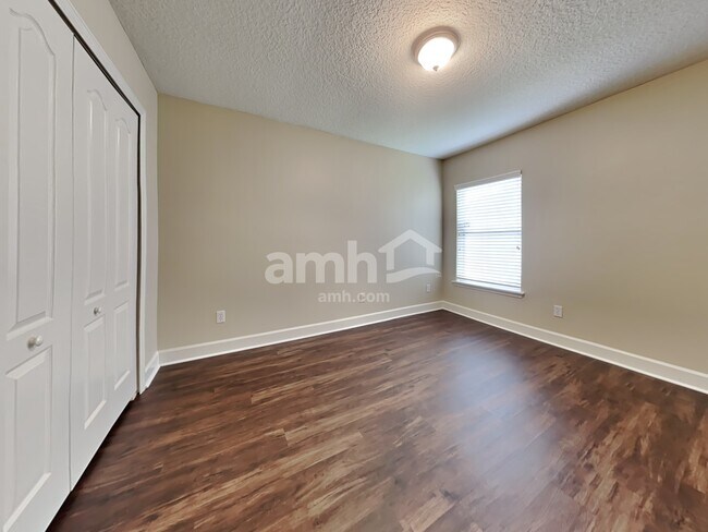 Building Photo - 6651 Chester Park Dr