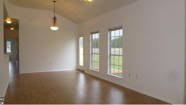Building Photo - 501 Tablerock Cir
