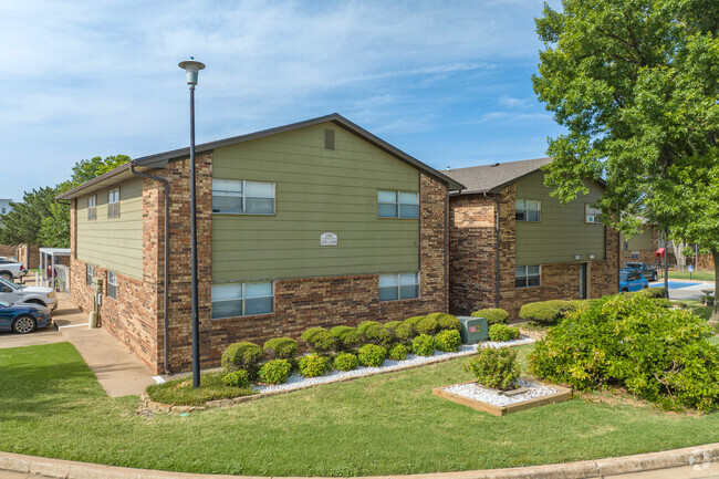 Building Photo - Winds of Oak Forest